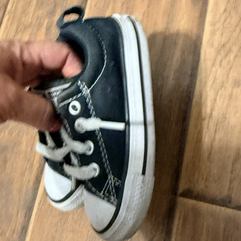 Converse step into